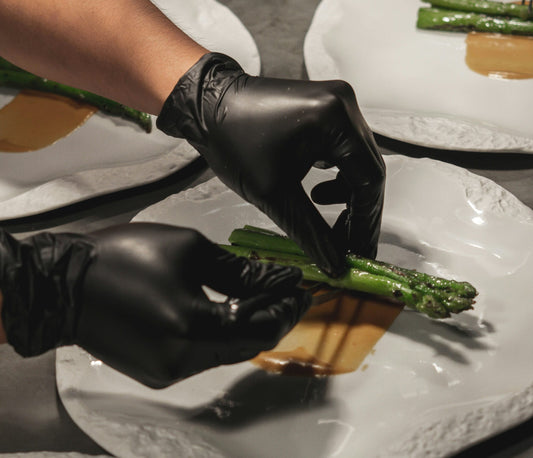 Why Professional Chefs Choose Black Nitrile Gloves for Hygiene and Safety?